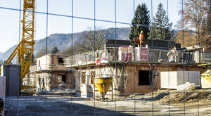 The picture shows a residential complex of the Carinthian urban development under construction.